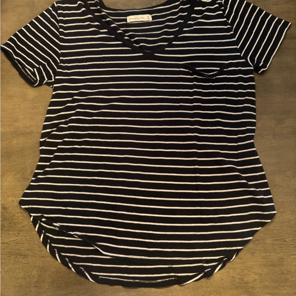 Abercrombie & Fitch black and White Striped Tee